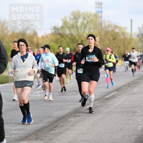 12.04.2026 - 45. Internationalen Wilhelmsburger Insellauf Dr. Thomas Lammeyer http://msf.ph/oto/9434097 12.04.2026 09:20:08 Laufen 4107, 367, 5501, 556, 4301 meine-sportfotos.de