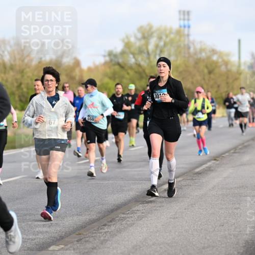 12.04.2026 - 45. Internationalen Wilhelmsburger Insellauf Dr. Thomas Lammeyer http://msf.ph/oto/9434098 12.04.2026 09:20:08 Laufen 4107, 67, 550, 30 meine-sportfotos.de