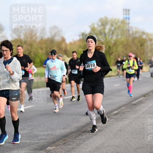 12.04.2026 - 45. Internationalen Wilhelmsburger Insellauf Dr. Thomas Lammeyer http://msf.ph/oto/9434103 12.04.2026 09:20:09 Laufen 2795, 867, 0, 5501, 3010 meine-sportfotos.de