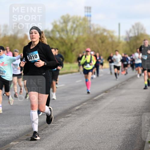 12.04.2026 - 45. Internationalen Wilhelmsburger Insellauf Dr. Thomas Lammeyer http://msf.ph/oto/9434106 12.04.2026 09:20:10 Laufen 5490, 5501, 3010 meine-sportfotos.de