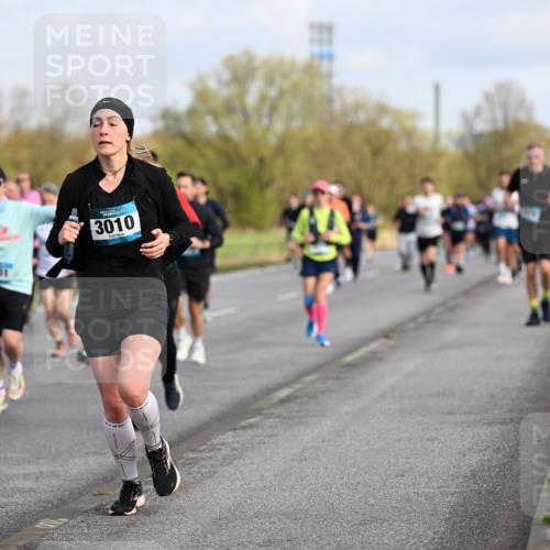 12.04.2026 - 45. Internationalen Wilhelmsburger Insellauf Dr. Thomas Lammeyer http://msf.ph/oto/9434107 12.04.2026 09:20:10 Laufen 5490, 5501, 3010 meine-sportfotos.de