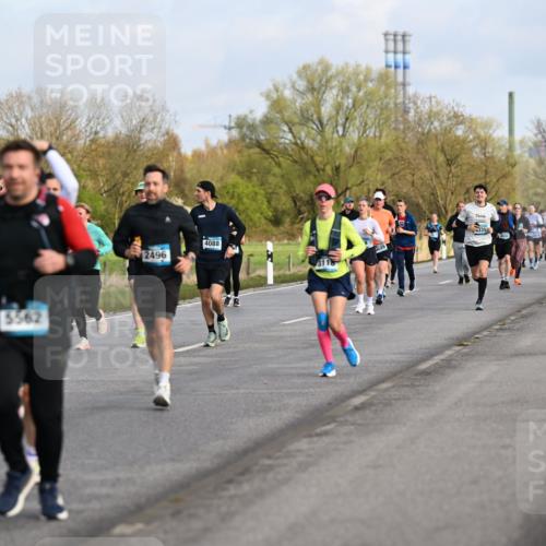 12.04.2026 - 45. Internationalen Wilhelmsburger Insellauf Dr. Thomas Lammeyer http://msf.ph/oto/9434118 12.04.2026 09:20:12 Laufen 5562, 2496, 4088, 331, 4030, 3878 meine-sportfotos.de