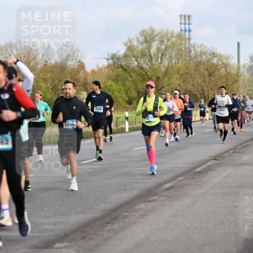 12.04.2026 - 45. Internationalen Wilhelmsburger Insellauf Dr. Thomas Lammeyer http://msf.ph/oto/9434119 12.04.2026 09:20:12 Laufen 5562, 2496, 4088, 311, 336, 4689, 4331, 3878, 2809 meine-sportfotos.de