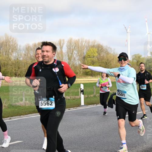 12.04.2026 - 45. Internationalen Wilhelmsburger Insellauf Dr. Thomas Lammeyer http://msf.ph/oto/9434129 12.04.2026 09:20:14 Laufen 576, 5562, 3326, 5501, 4903, 3178, 245, 2846 meine-sportfotos.de