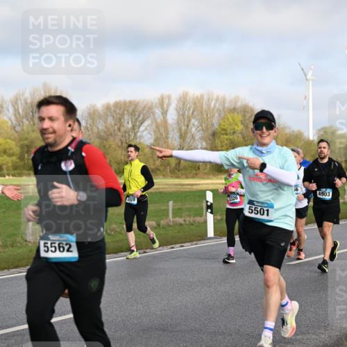 12.04.2026 - 45. Internationalen Wilhelmsburger Insellauf Dr. Thomas Lammeyer http://msf.ph/oto/9434131 12.04.2026 09:20:14 Laufen 5576, 5562, 4928, 3326, 56, 5501, 2846, 2496, 4903 meine-sportfotos.de