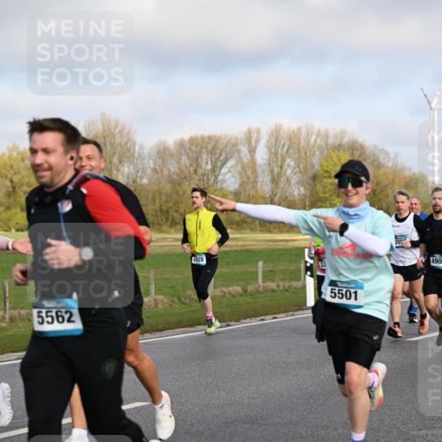 12.04.2026 - 45. Internationalen Wilhelmsburger Insellauf Dr. Thomas Lammeyer http://msf.ph/oto/9434132 12.04.2026 09:20:15 Laufen 5576, 5562, 4928, 33, 5501, 355, 4903, 2496 meine-sportfotos.de