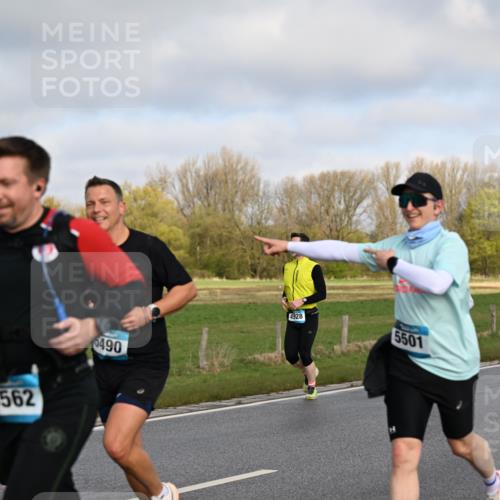 12.04.2026 - 45. Internationalen Wilhelmsburger Insellauf Dr. Thomas Lammeyer http://msf.ph/oto/9434134 12.04.2026 09:20:15 Laufen 5576, 5562, 5490, 4928, 5501, 3556, 4903 meine-sportfotos.de