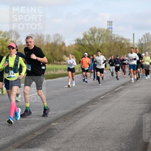 12.04.2026 - 45. Internationalen Wilhelmsburger Insellauf Dr. Thomas Lammeyer http://msf.ph/oto/9434139 12.04.2026 09:20:16 Laufen 2992, 28, 78, 3118 meine-sportfotos.de