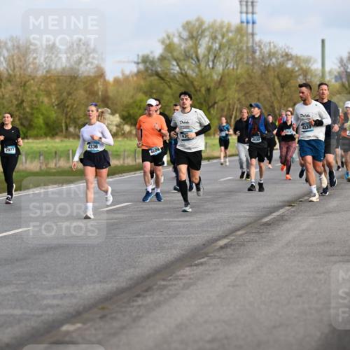 12.04.2026 - 45. Internationalen Wilhelmsburger Insellauf Dr. Thomas Lammeyer http://msf.ph/oto/9434141 12.04.2026 09:20:17 Laufen 4330, 43, 252, 2977, 4336, 4030, 4689 meine-sportfotos.de