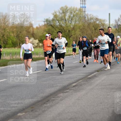 12.04.2026 - 45. Internationalen Wilhelmsburger Insellauf Dr. Thomas Lammeyer http://msf.ph/oto/9434142 12.04.2026 09:20:17 Laufen 4331, 4330, 2977, 4336, 4689, 4030, 252, 2895 meine-sportfotos.de