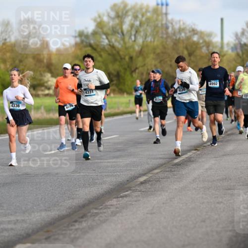 12.04.2026 - 45. Internationalen Wilhelmsburger Insellauf Dr. Thomas Lammeyer http://msf.ph/oto/9434143 12.04.2026 09:20:18 Laufen 2977, 4336, 4689, 4331, 4030, 4330, 346, 4992, 2895 meine-sportfotos.de