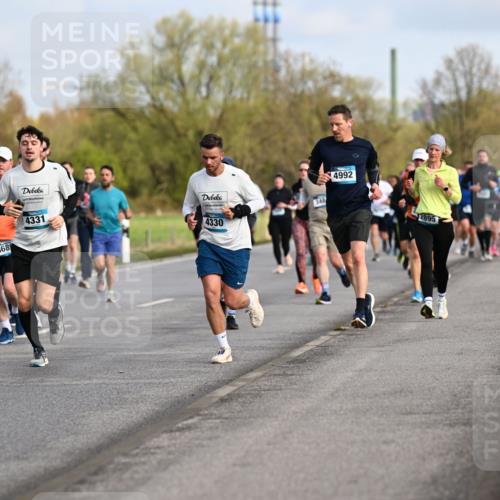 12.04.2026 - 45. Internationalen Wilhelmsburger Insellauf Dr. Thomas Lammeyer http://msf.ph/oto/9434147 12.04.2026 09:20:19 Laufen 4336, 468, 4331, 4330, 4992, 2895 meine-sportfotos.de