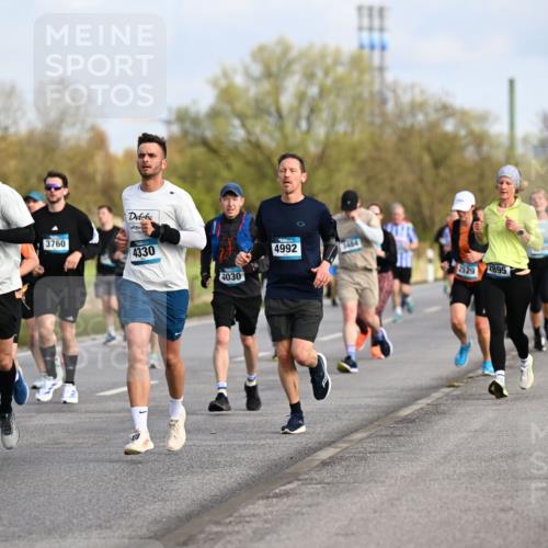 12.04.2026 - 45. Internationalen Wilhelmsburger Insellauf Dr. Thomas Lammeyer http://msf.ph/oto/9434156 12.04.2026 09:20:20 Laufen 4331, 3760, 4330, 4030, 4992, 3484, 2529, 2895 meine-sportfotos.de