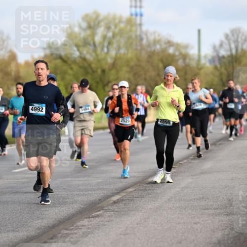 12.04.2026 - 45. Internationalen Wilhelmsburger Insellauf Dr. Thomas Lammeyer http://msf.ph/oto/9434163 12.04.2026 09:20:21 Laufen 4330, 4992, 3484, 2529, 2895, 2809 meine-sportfotos.de