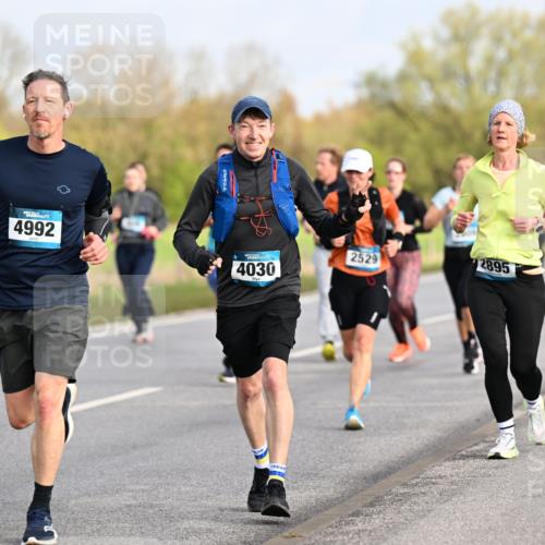 12.04.2026 - 45. Internationalen Wilhelmsburger Insellauf Dr. Thomas Lammeyer http://msf.ph/oto/9434175 12.04.2026 09:20:23 Laufen 3760, 4992, 4030, 2529, 2895 meine-sportfotos.de