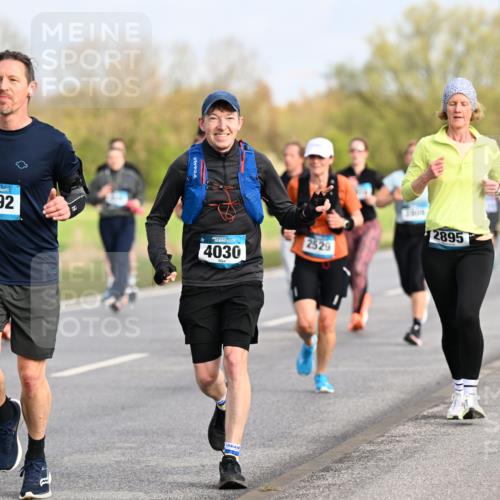 12.04.2026 - 45. Internationalen Wilhelmsburger Insellauf Dr. Thomas Lammeyer http://msf.ph/oto/9434176 12.04.2026 09:20:23 Laufen 3760, 4992, 4030, 2529, 2895 meine-sportfotos.de