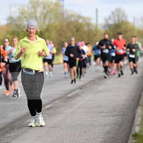 12.04.2026 - 45. Internationalen Wilhelmsburger Insellauf Dr. Thomas Lammeyer http://msf.ph/oto/9434178 12.04.2026 09:20:24 Laufen 2529, 2895 meine-sportfotos.de