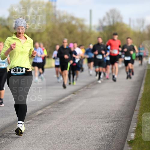 12.04.2026 - 45. Internationalen Wilhelmsburger Insellauf Dr. Thomas Lammeyer http://msf.ph/oto/9434179 12.04.2026 09:20:24 Laufen 2529, 2895 meine-sportfotos.de