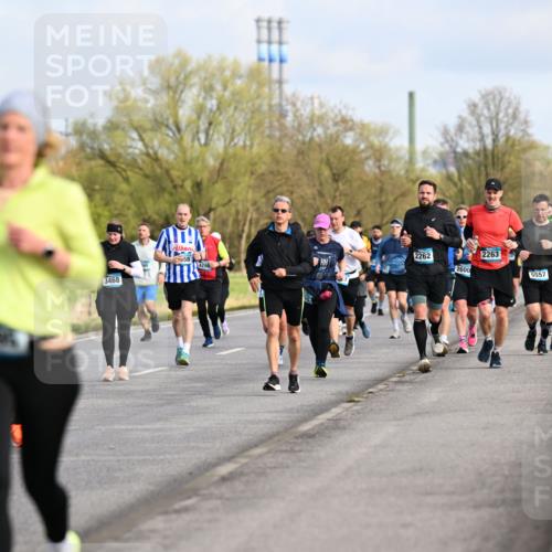 12.04.2026 - 45. Internationalen Wilhelmsburger Insellauf Dr. Thomas Lammeyer http://msf.ph/oto/9434185 12.04.2026 09:20:25 Laufen 829, 280, 3468, 2262, 2263, 58, 4298, 2600, 5557 meine-sportfotos.de