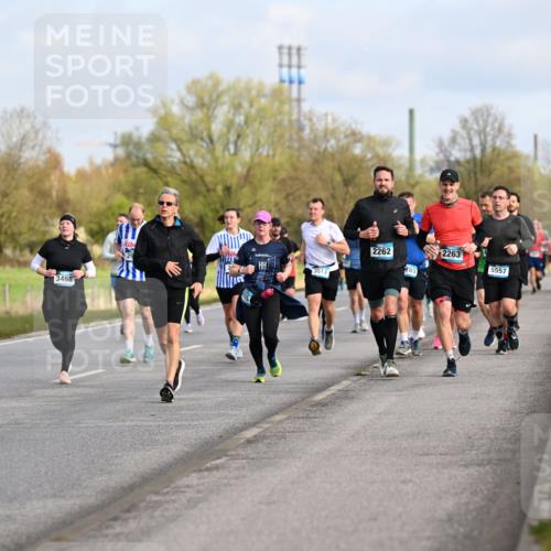 12.04.2026 - 45. Internationalen Wilhelmsburger Insellauf Dr. Thomas Lammeyer http://msf.ph/oto/9434197 12.04.2026 09:20:28 Laufen 3468, 2618, 3513, 2262, 2263, 5557, 703 meine-sportfotos.de