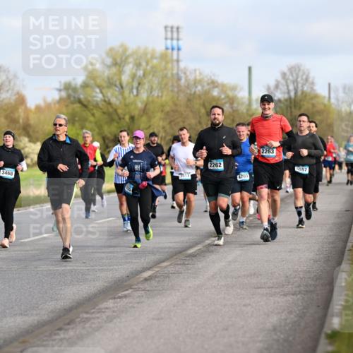 12.04.2026 - 45. Internationalen Wilhelmsburger Insellauf Dr. Thomas Lammeyer http://msf.ph/oto/9434200 12.04.2026 09:20:28 Laufen 3468, 2618, 3513, 2262, 4703, 2263, 5557 meine-sportfotos.de