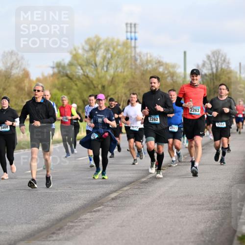 12.04.2026 - 45. Internationalen Wilhelmsburger Insellauf Dr. Thomas Lammeyer http://msf.ph/oto/9434203 12.04.2026 09:20:29 Laufen 165, 3468, 2618, 3513, 2262, 4703, 2263, 5557 meine-sportfotos.de