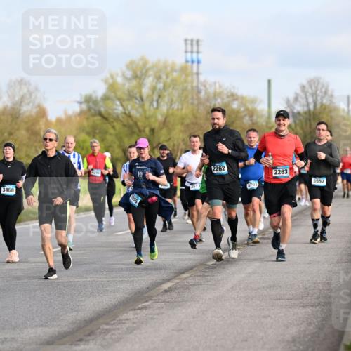 12.04.2026 - 45. Internationalen Wilhelmsburger Insellauf Dr. Thomas Lammeyer http://msf.ph/oto/9434204 12.04.2026 09:20:29 Laufen 2618, 3468, 42, 90, 2055, 3513, 2262, 4703, 2263, 5557 meine-sportfotos.de