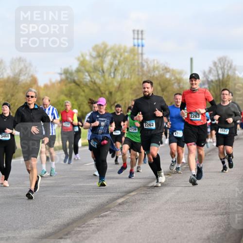 12.04.2026 - 45. Internationalen Wilhelmsburger Insellauf Dr. Thomas Lammeyer http://msf.ph/oto/9434206 12.04.2026 09:20:29 Laufen 4739, 2618, 3468, 2262, 4703, 2263, 5557 meine-sportfotos.de