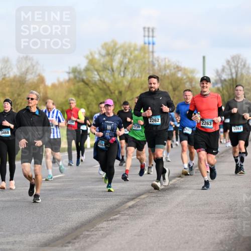 12.04.2026 - 45. Internationalen Wilhelmsburger Insellauf Dr. Thomas Lammeyer http://msf.ph/oto/9434207 12.04.2026 09:20:29 Laufen 3468, 2618, 2055, 2262, 4739, 1703, 2263, 5557 meine-sportfotos.de