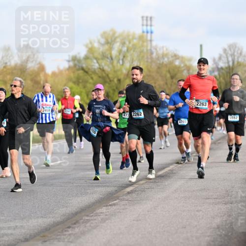 12.04.2026 - 45. Internationalen Wilhelmsburger Insellauf Dr. Thomas Lammeyer http://msf.ph/oto/9434209 12.04.2026 09:20:30 Laufen 2055, 473, 2262, 2263 meine-sportfotos.de