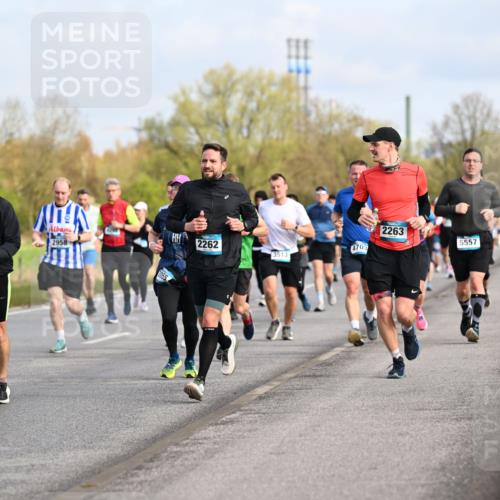 12.04.2026 - 45. Internationalen Wilhelmsburger Insellauf Dr. Thomas Lammeyer http://msf.ph/oto/9434212 12.04.2026 09:20:30 Laufen 2263, 5557, 2958, 2262, 4703, 3513, 055 meine-sportfotos.de