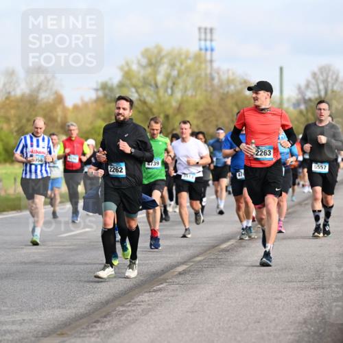 12.04.2026 - 45. Internationalen Wilhelmsburger Insellauf Dr. Thomas Lammeyer http://msf.ph/oto/9434214 12.04.2026 09:20:30 Laufen 4260, 358, 4739, 2262, 3513, 47, 2263, 5557 meine-sportfotos.de