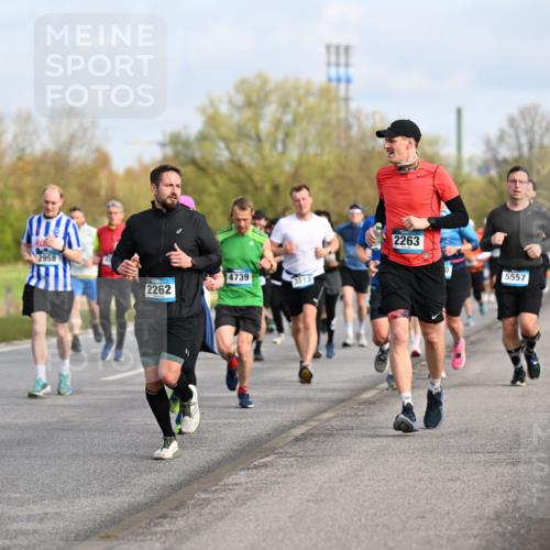 12.04.2026 - 45. Internationalen Wilhelmsburger Insellauf Dr. Thomas Lammeyer http://msf.ph/oto/9434216 12.04.2026 09:20:31 Laufen 2958, 4739, 3513, 2262, 2263, 5557 meine-sportfotos.de