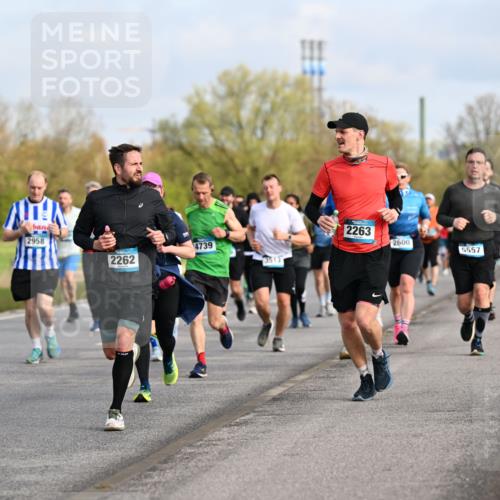 12.04.2026 - 45. Internationalen Wilhelmsburger Insellauf Dr. Thomas Lammeyer http://msf.ph/oto/9434218 12.04.2026 09:20:31 Laufen 168, 2958, 4739, 2262, 3513, 2263, 2600, 5557 meine-sportfotos.de