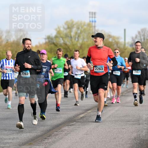 12.04.2026 - 45. Internationalen Wilhelmsburger Insellauf Dr. Thomas Lammeyer http://msf.ph/oto/9434219 12.04.2026 09:20:31 Laufen 468, 2958, 4739, 2262, 3513, 2263, 2600, 5557 meine-sportfotos.de