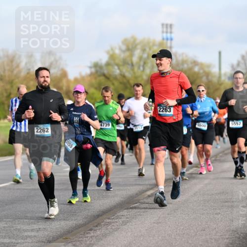12.04.2026 - 45. Internationalen Wilhelmsburger Insellauf Dr. Thomas Lammeyer http://msf.ph/oto/9434221 12.04.2026 09:20:31 Laufen 3468, 2262, 2055, 4739, 3513, 2263, 5557, 2600 meine-sportfotos.de