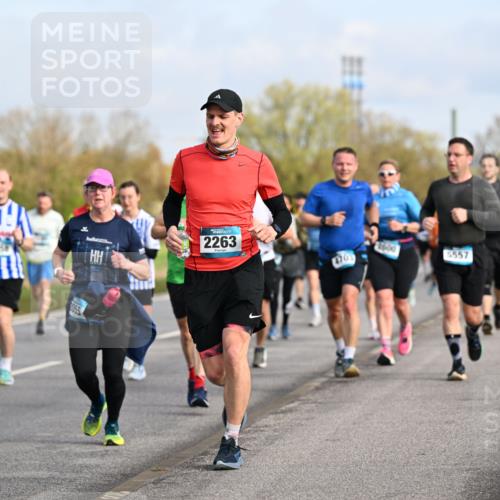 12.04.2026 - 45. Internationalen Wilhelmsburger Insellauf Dr. Thomas Lammeyer http://msf.ph/oto/9434229 12.04.2026 09:20:33 Laufen 2958, 2263, 065, 4709, 1800, 5557 meine-sportfotos.de
