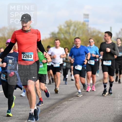 12.04.2026 - 45. Internationalen Wilhelmsburger Insellauf Dr. Thomas Lammeyer http://msf.ph/oto/9434232 12.04.2026 09:20:33 Laufen 2958, 2263, 3813, 4703, 5557 meine-sportfotos.de