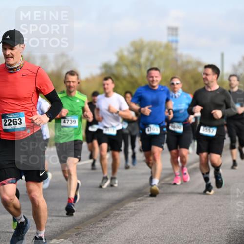 12.04.2026 - 45. Internationalen Wilhelmsburger Insellauf Dr. Thomas Lammeyer http://msf.ph/oto/9434234 12.04.2026 09:20:33 Laufen 2968, 2055, 2263, 4739, 1703, 5557 meine-sportfotos.de