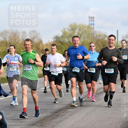 12.04.2026 - 45. Internationalen Wilhelmsburger Insellauf Dr. Thomas Lammeyer http://msf.ph/oto/9434235 12.04.2026 09:20:34 Laufen 2957, 4739, 4750, 4703, 2600, 5557, 3513, 2263, 02 meine-sportfotos.de