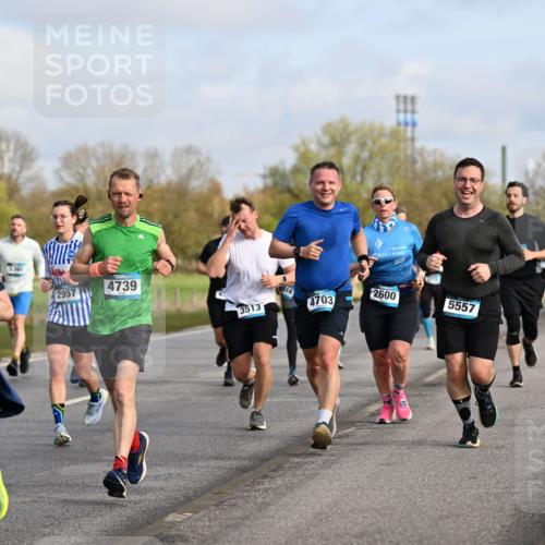 12.04.2026 - 45. Internationalen Wilhelmsburger Insellauf Dr. Thomas Lammeyer http://msf.ph/oto/9434238 12.04.2026 09:20:34 Laufen 2957, 2055, 4739, 3513, 4703, 2600, 5557 meine-sportfotos.de