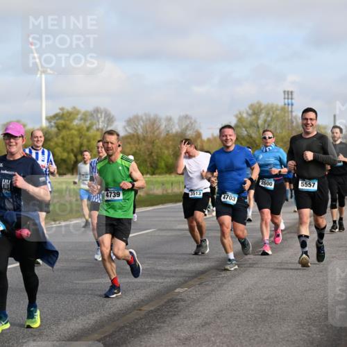 12.04.2026 - 45. Internationalen Wilhelmsburger Insellauf Dr. Thomas Lammeyer http://msf.ph/oto/9434242 12.04.2026 09:20:35 Laufen 2055, 3513, 4739, 4703, 2600, 5557 meine-sportfotos.de