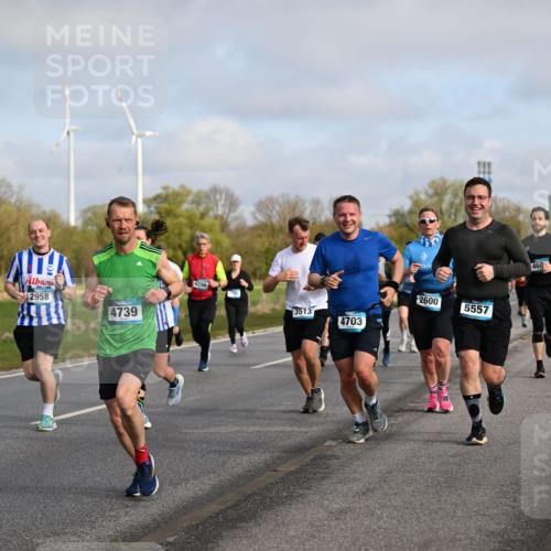 12.04.2026 - 45. Internationalen Wilhelmsburger Insellauf Dr. Thomas Lammeyer http://msf.ph/oto/9434247 12.04.2026 09:20:36 Laufen 2958, 4739, 4298, 2600, 5557, 3513, 4703, 460 meine-sportfotos.de