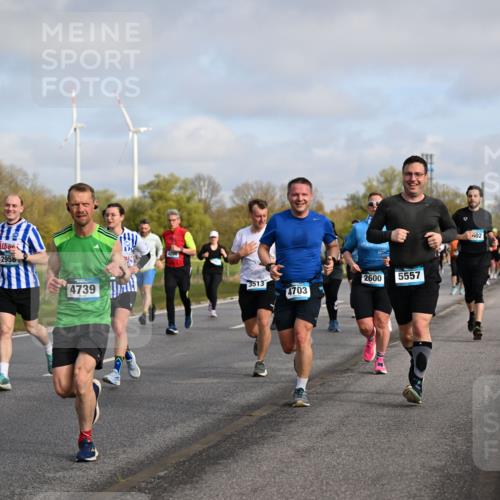 12.04.2026 - 45. Internationalen Wilhelmsburger Insellauf Dr. Thomas Lammeyer http://msf.ph/oto/9434249 12.04.2026 09:20:36 Laufen 2958, 4739, 3513, 2600, 5557, 4703, 502 meine-sportfotos.de