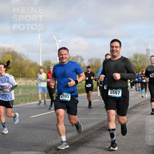 12.04.2026 - 45. Internationalen Wilhelmsburger Insellauf Dr. Thomas Lammeyer http://msf.ph/oto/9434255 12.04.2026 09:20:37 Laufen 295, 4703, 5557, 460 meine-sportfotos.de