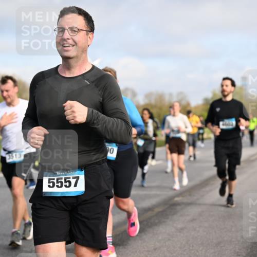 12.04.2026 - 45. Internationalen Wilhelmsburger Insellauf Dr. Thomas Lammeyer http://msf.ph/oto/9434261 12.04.2026 09:20:38 Laufen 3, 3513, 5557, 0 meine-sportfotos.de