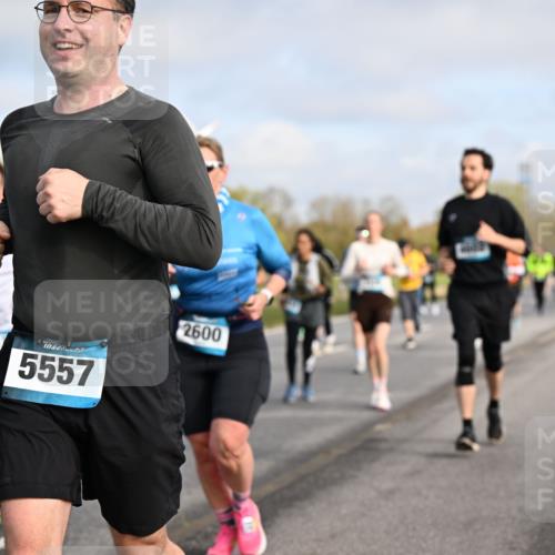 12.04.2026 - 45. Internationalen Wilhelmsburger Insellauf Dr. Thomas Lammeyer http://msf.ph/oto/9434262 12.04.2026 09:20:38 Laufen 351, 5557, 2600 meine-sportfotos.de