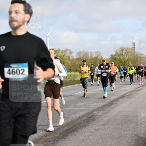 12.04.2026 - 45. Internationalen Wilhelmsburger Insellauf Dr. Thomas Lammeyer http://msf.ph/oto/9434270 12.04.2026 09:20:40 Laufen 475, 4602, 419, 5775 meine-sportfotos.de