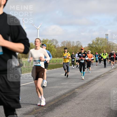 12.04.2026 - 45. Internationalen Wilhelmsburger Insellauf Dr. Thomas Lammeyer http://msf.ph/oto/9434271 12.04.2026 09:20:40 Laufen 4602, 3329, 3419, 26, 12, 5775 meine-sportfotos.de