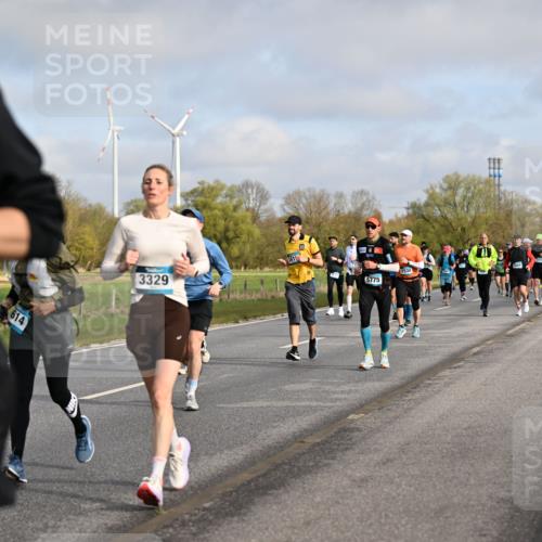 12.04.2026 - 45. Internationalen Wilhelmsburger Insellauf Dr. Thomas Lammeyer http://msf.ph/oto/9434272 12.04.2026 09:20:40 Laufen 614, 3329, 341, 5775, 2530 meine-sportfotos.de